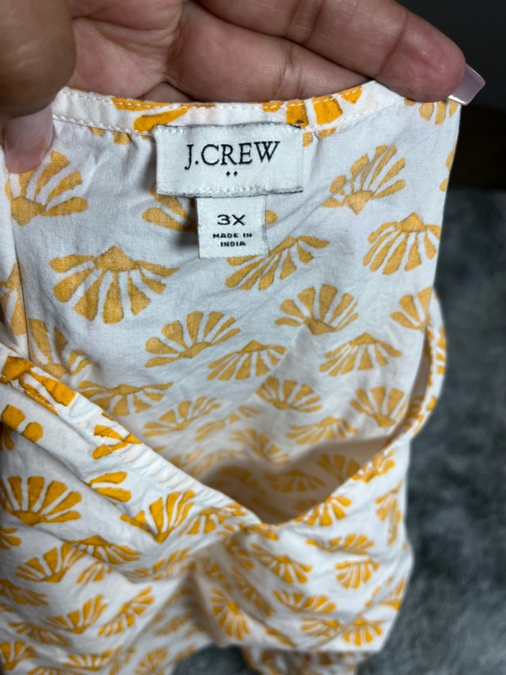 J.Crew Yellow Print V-Neck Sleeveless Blouse Lightweight Summer Top - Picture 5 of 5